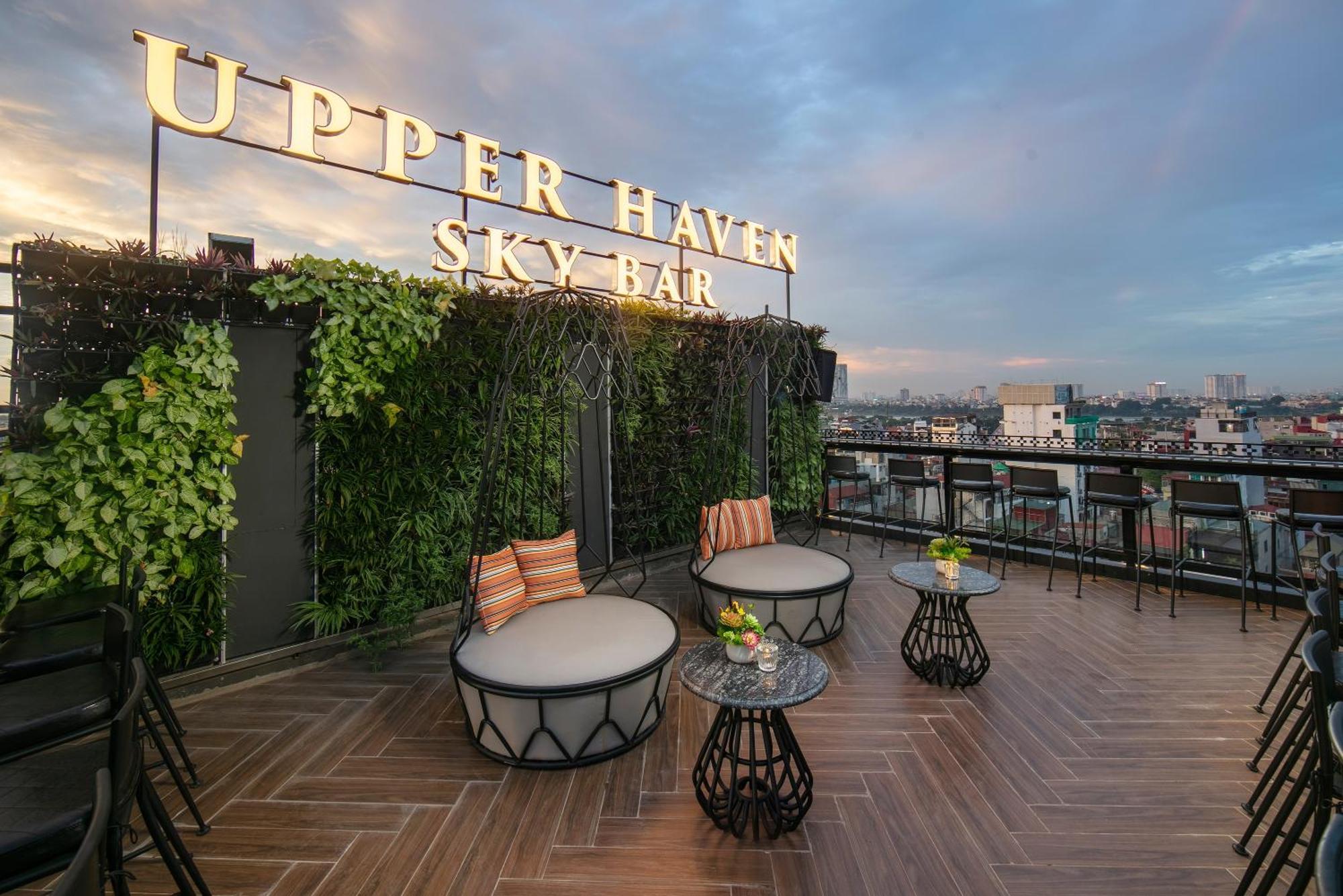 May De Ville Crown Hotel هانوي المظهر الخارجي الصورة Upper Haven Sky Bar
