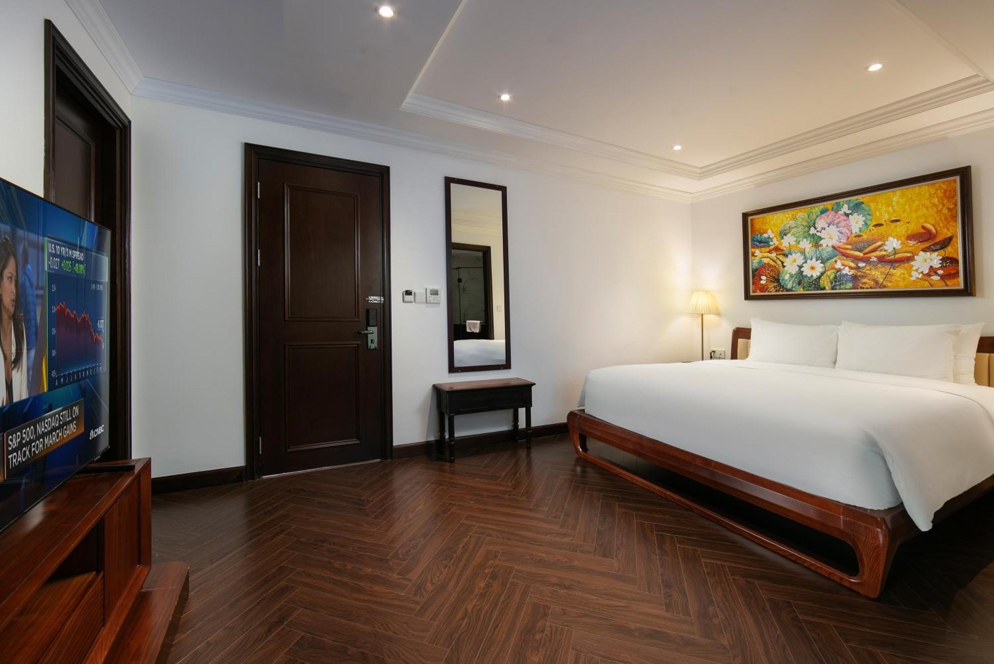 May De Ville Crown Hotel هانوي المظهر الخارجي الصورة Deluxe Room