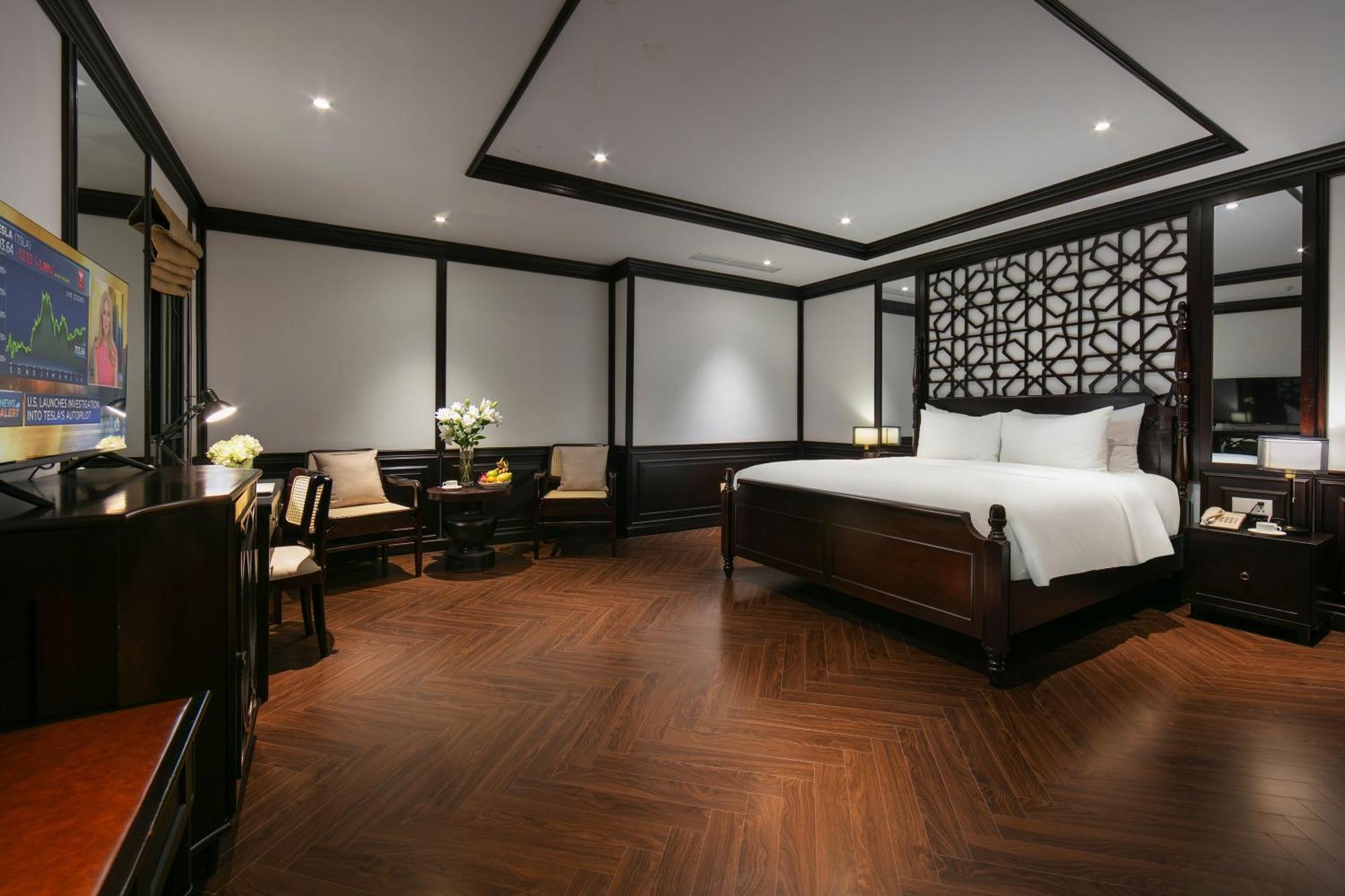 May De Ville Crown Hotel هانوي المظهر الخارجي الصورة Suite