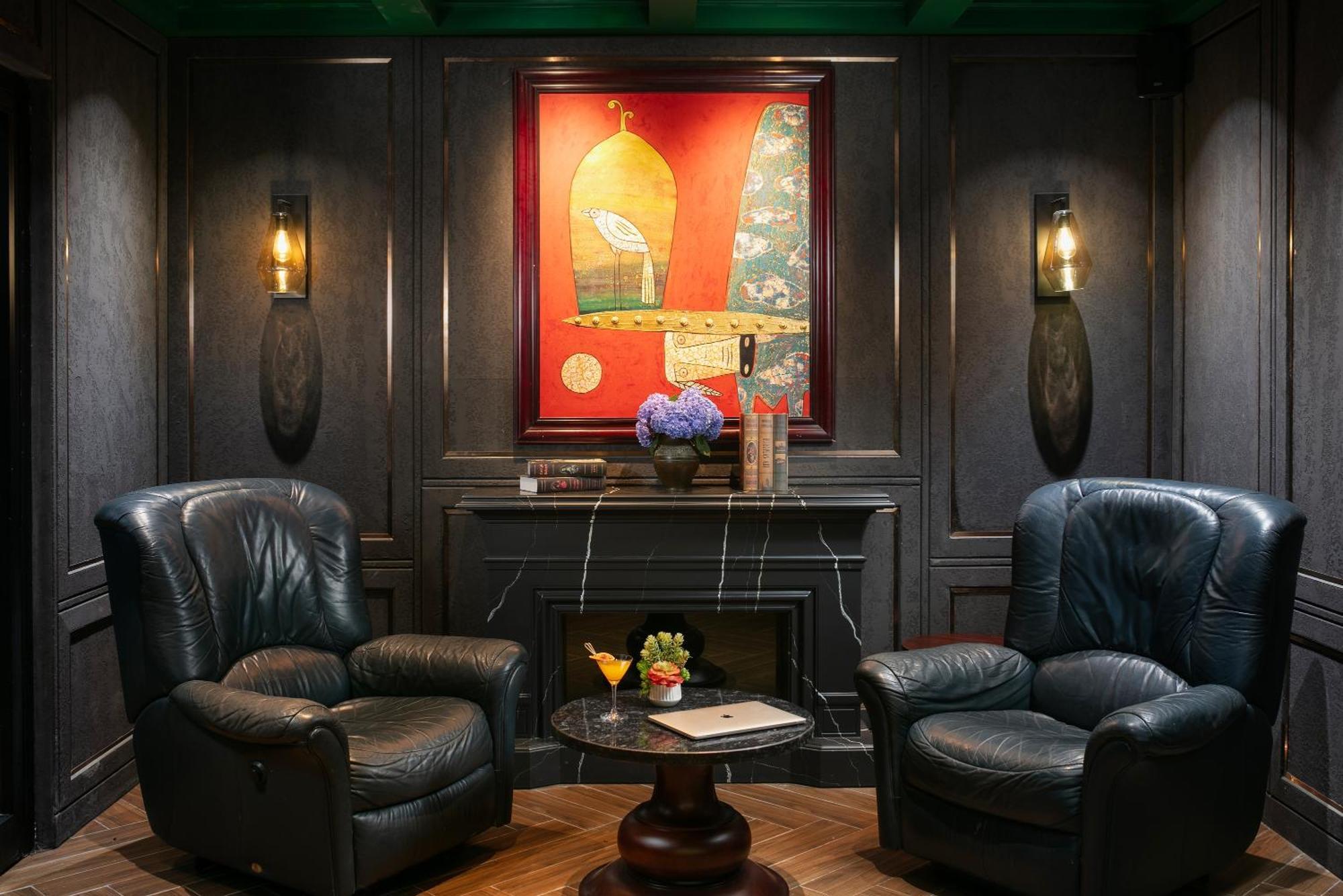 May De Ville Crown Hotel هانوي المظهر الخارجي الصورة The Green Room