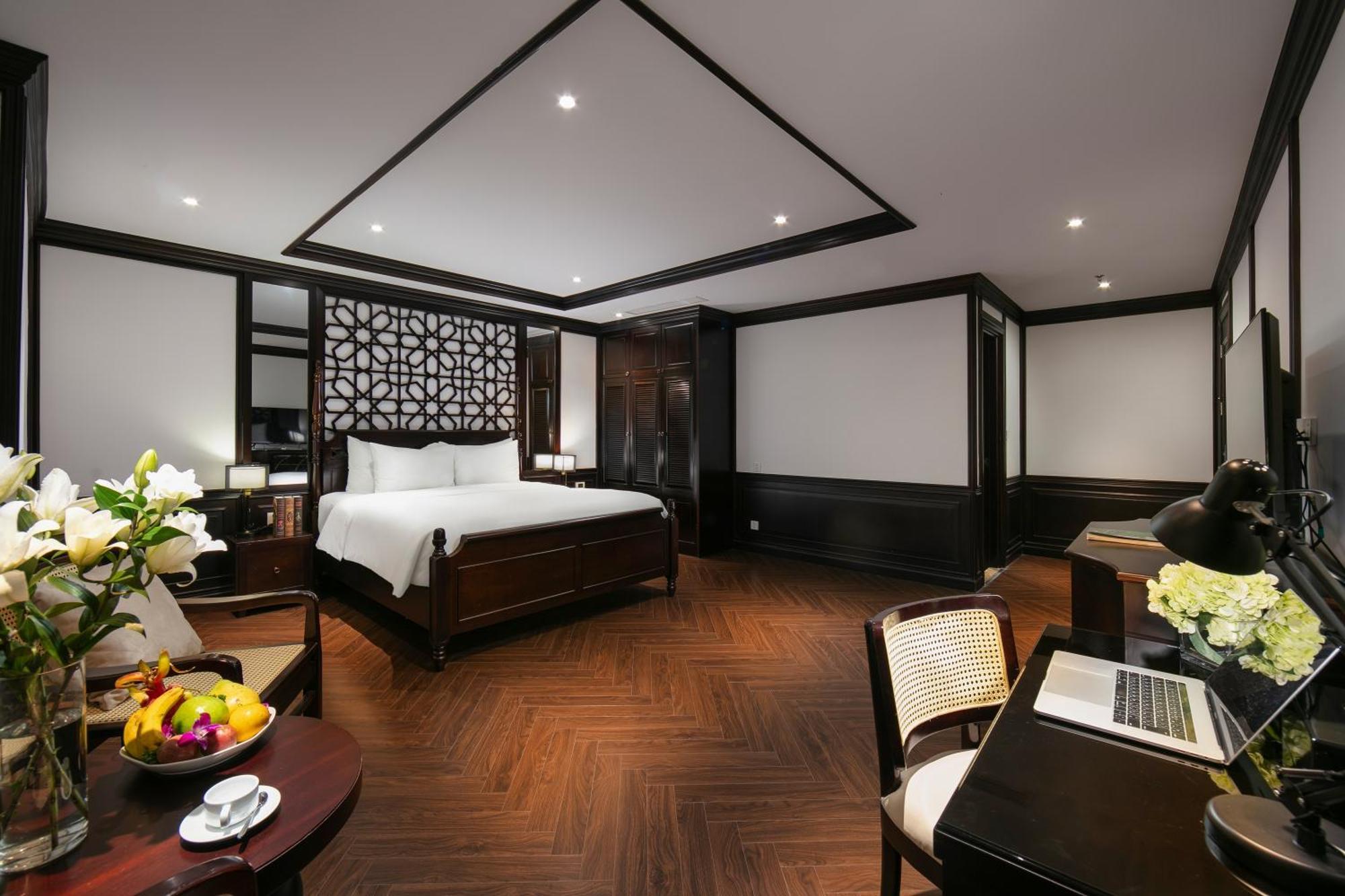 May De Ville Crown Hotel هانوي المظهر الخارجي الصورة Deluxe Suite