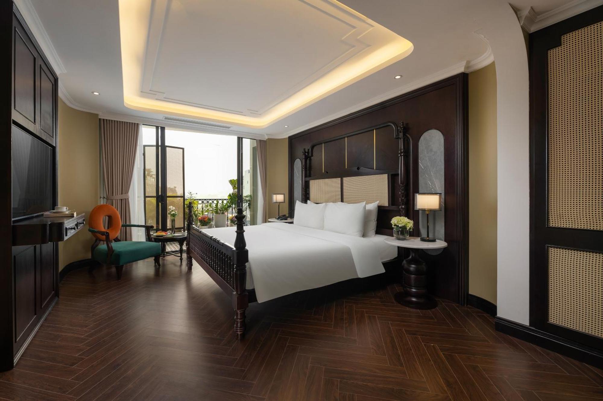 May De Ville Crown Hotel هانوي المظهر الخارجي الصورة Deluxe Suite